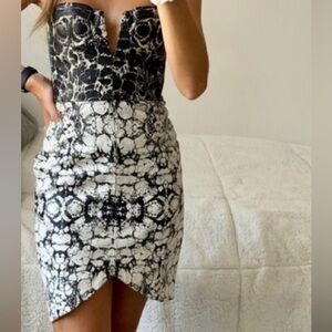 Elegant Sakuhachi Sz Small Strapless bustier style Black and White marbled mini